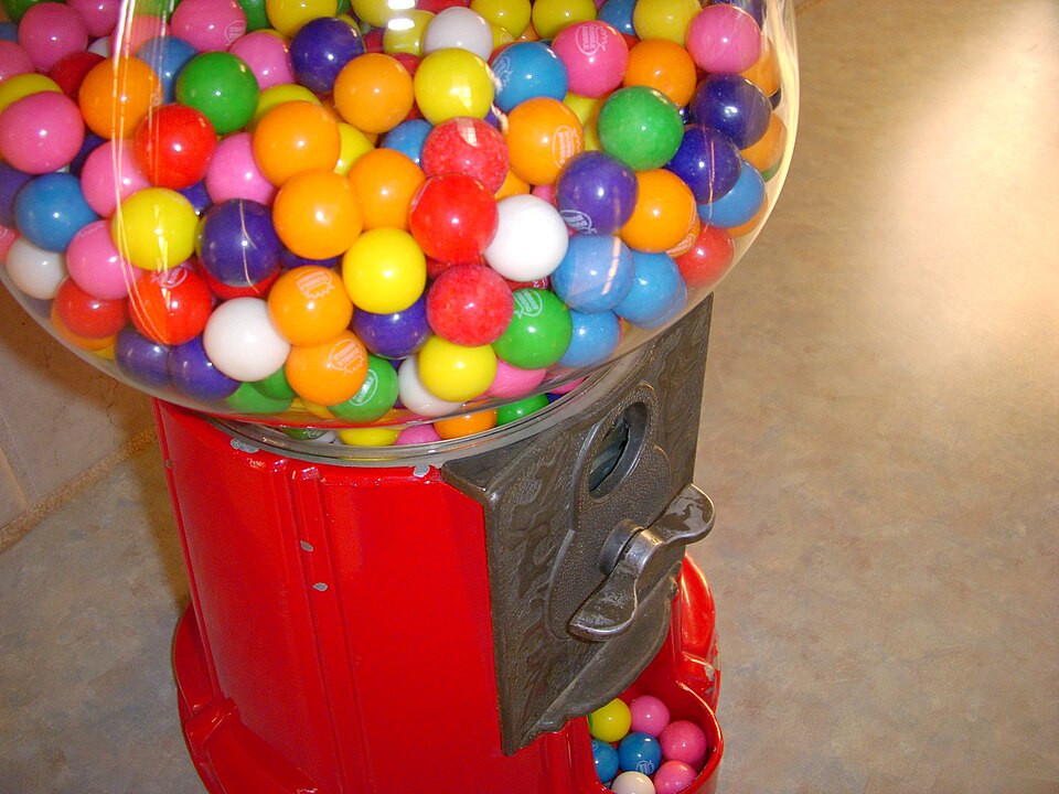 Vintage Gumball Machine (2552026699)